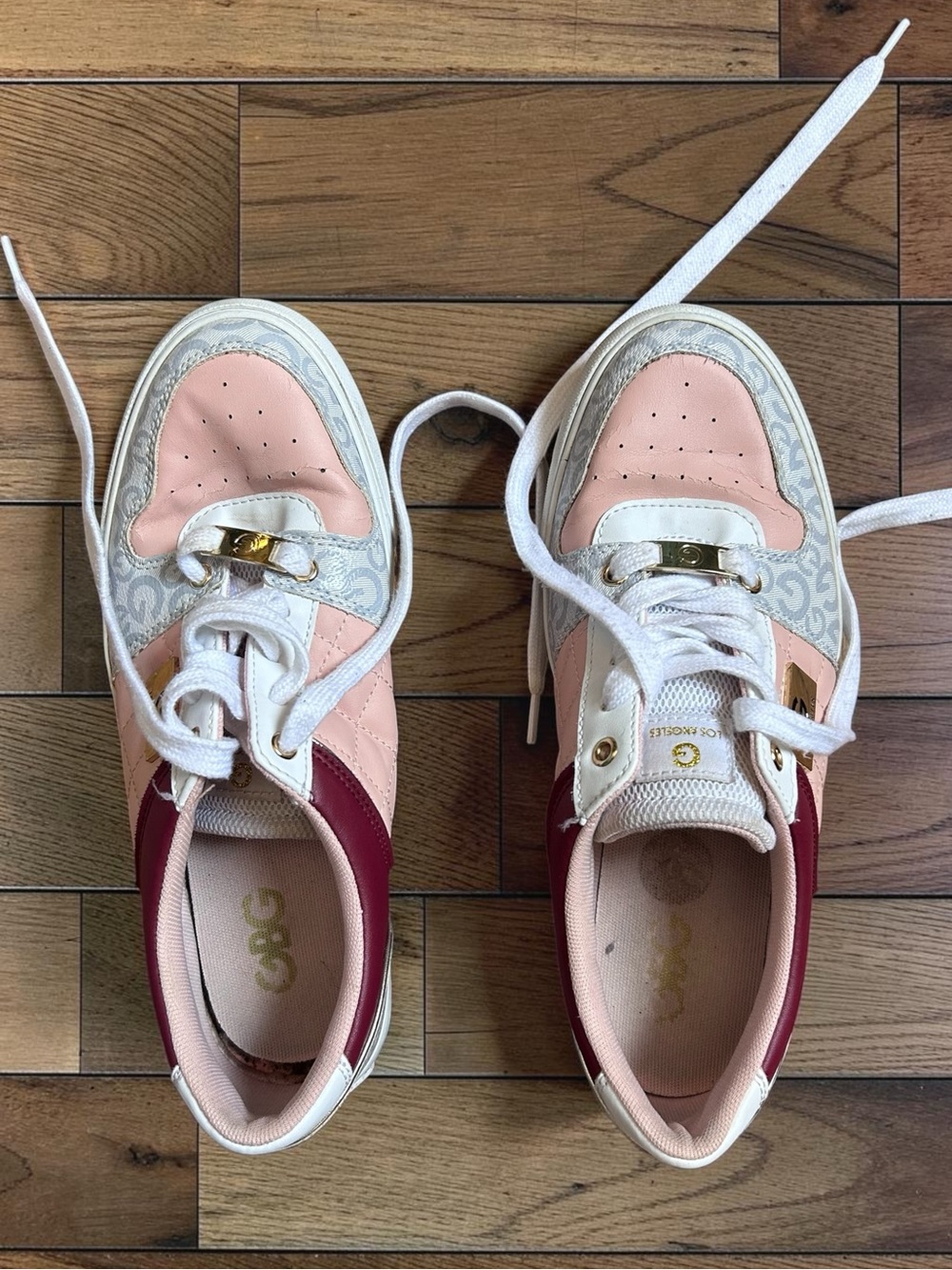 G by Guess Women’s Pink White Logo Low Top Sneakers Size 8.5